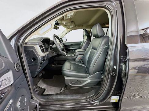 Used 2024 Ford Expedition XLT image 22
