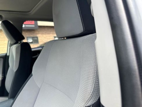 Used 2018 Toyota RAV4 XLE AWD/4WD image 25