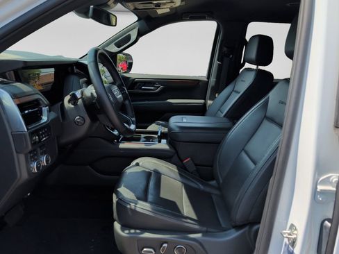 Used 2025 GMC Yukon Denali AWD/4WD image 11