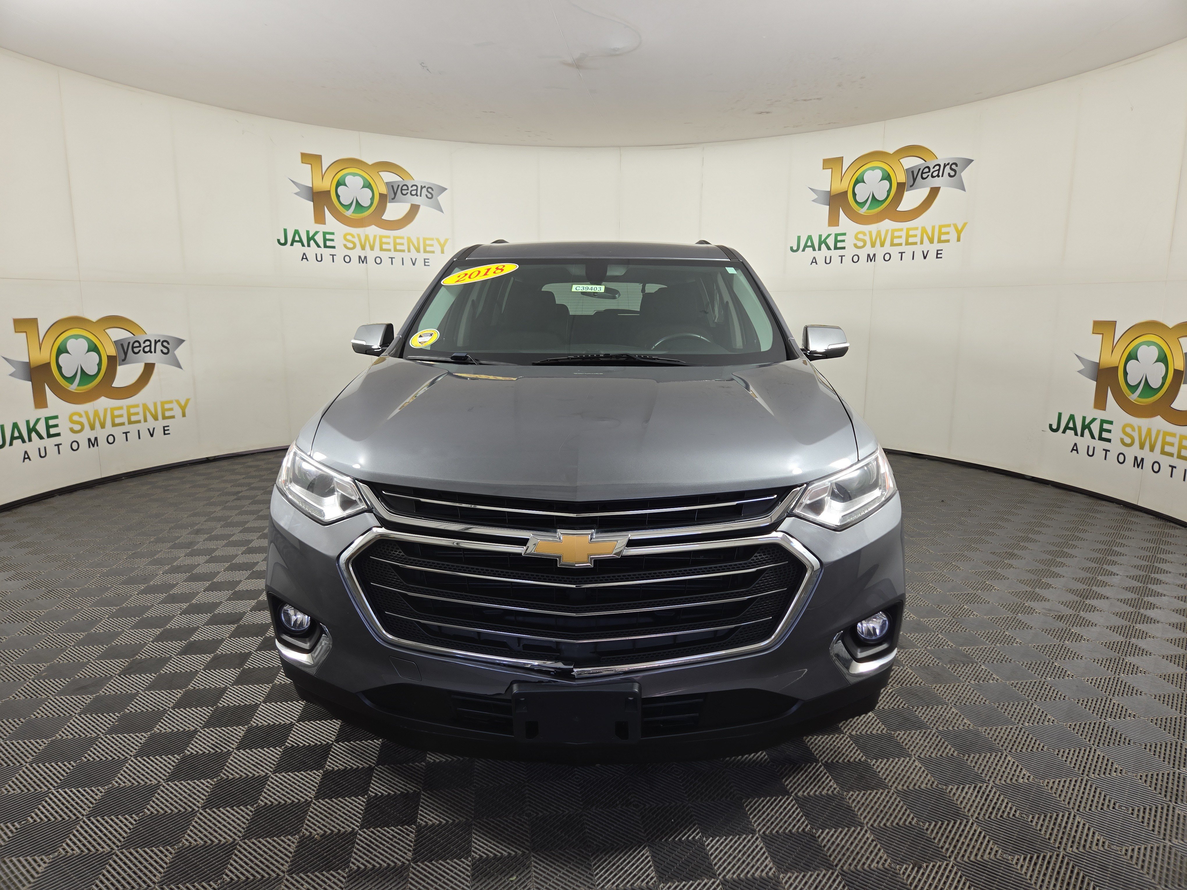 Used 2018 Chevrolet Traverse LT FWD image 2