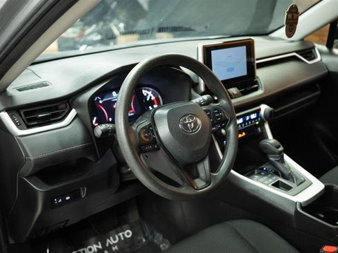 Used 2024 Toyota RAV4 LE image 9