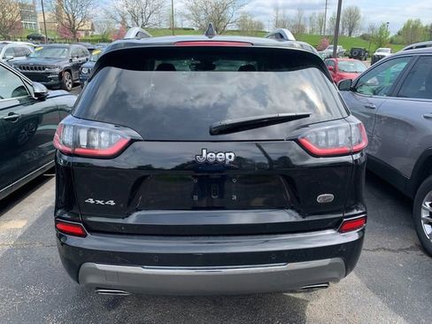 Used 2019 Jeep Cherokee Overland w/ Technology Group image 3