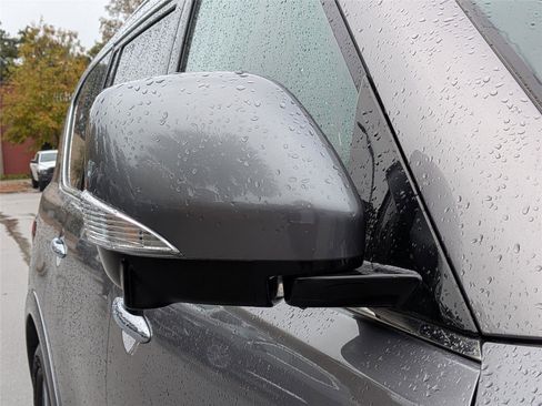 Used 2024 Nissan Armada SL w/ Captain's Chairs Package image 12