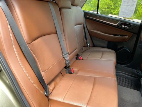 Used 2019 Subaru Outback 2.5i Touring w/ Popular Package #3A AWD/4WD image 17