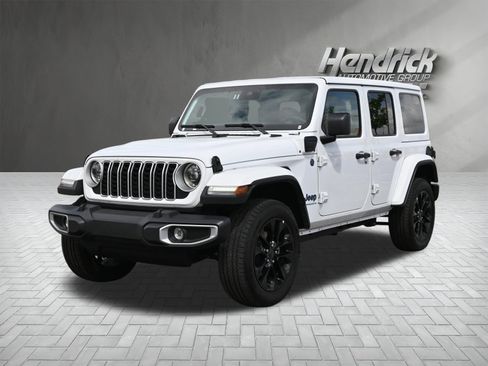 Used 2025 Jeep Wrangler Sahara w/ Safety Group image 6