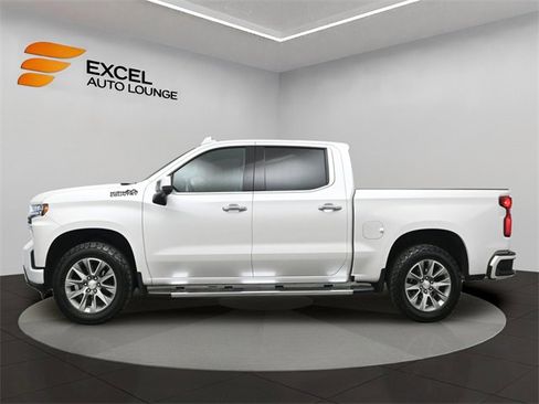 Used 2022 Chevrolet Silverado 1500 High Country w/ Safety Package II image 2