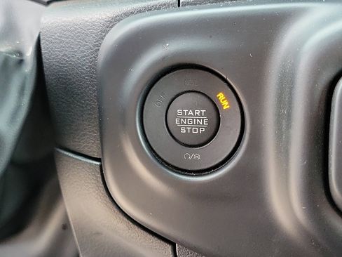 Used 2022 Jeep Wrangler Unlimited Sahara w/ Cold Weather Group image 28