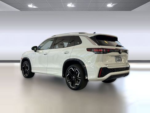 Certified 2025 Volkswagen Tiguan SEL R-Line AWD/4WD image 3