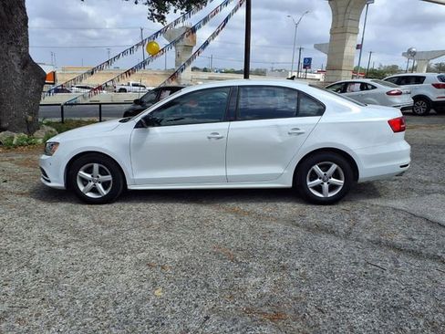 Used 2015 Volkswagen Jetta S FWD image 4
