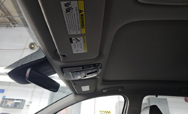 Used 2023 Hyundai Santa Fe SEL w/ Premium Package FWD image 13