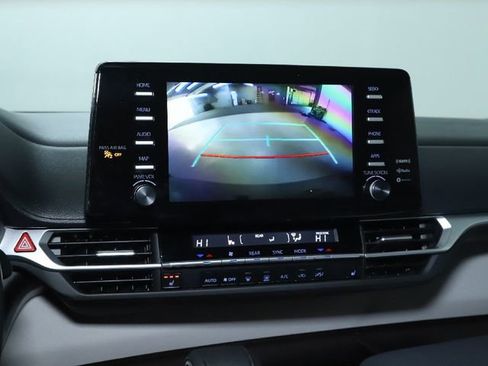 Used 2024 Toyota Sienna XLE image 36