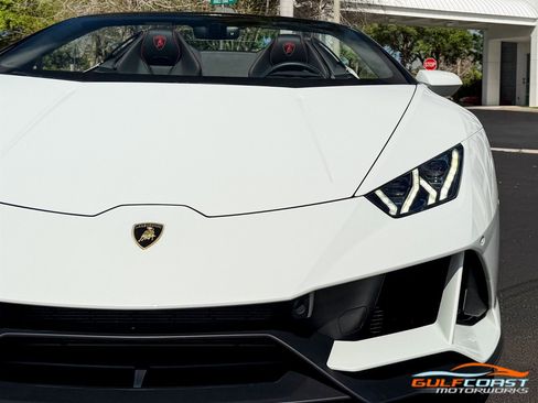 Used 2020 Lamborghini Huracan EVO image 3