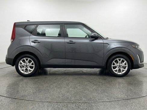 Used 2025 Kia Soul LX w/ LX Technology Package image 11