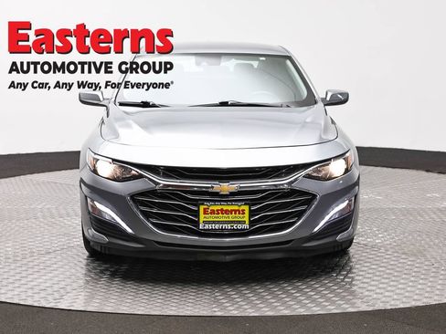 Used 2023 Chevrolet Malibu LT FWD image 2