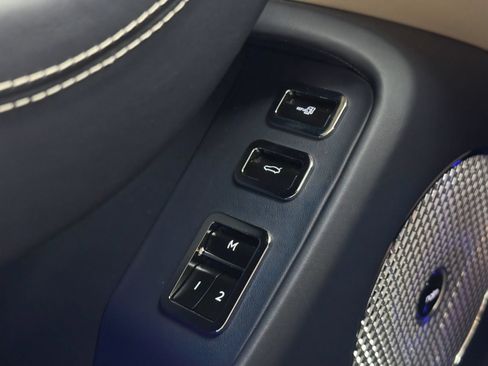 New 2026 Bentley Flying Spur Azure AWD/4WD image 14