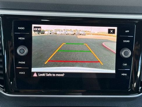 Certified 2022 Volkswagen Atlas Cross Sport SE FWD image 19