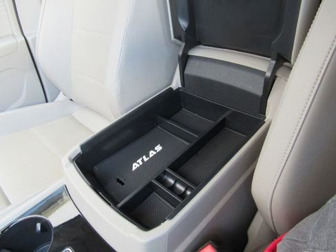 Used 2022 Volkswagen Atlas SE w/ Panoramic Sunroof Package image 54