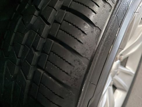 Used 2019 Dodge Challenger SXT image 13