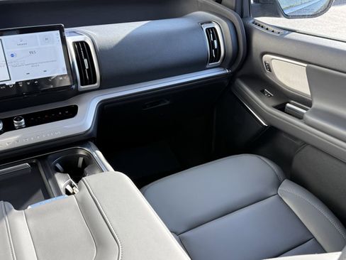 New 2026 Ford Expedition Active RWD image 13