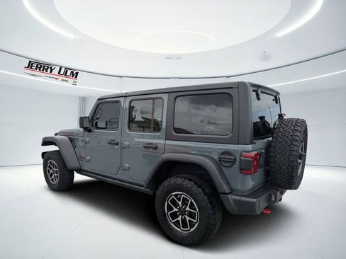 Used 2024 Jeep Wrangler Unlimited Rubicon AWD/4WD image 5