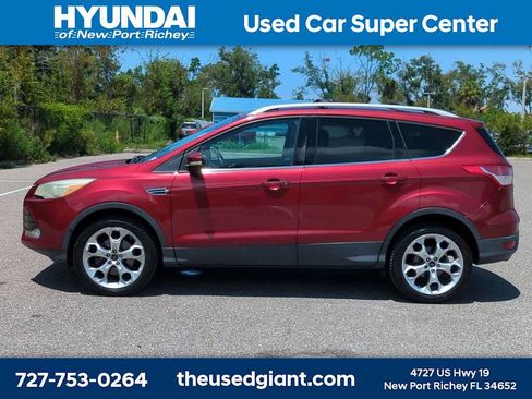 Used 2013 Ford Escape Titanium w/ Parking Technology Pkg FWD image 2