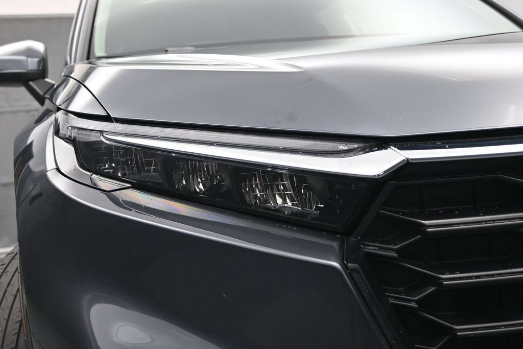 Used 2025 Honda CR-V LX image 3
