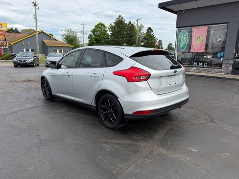 Used 2015 Ford Focus SE w/ Equipment Group 201A FWD image 4