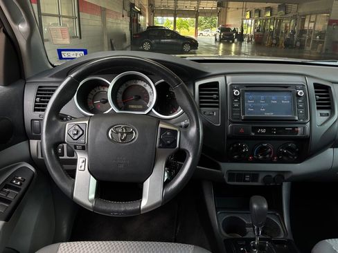 Used 2014 Toyota Tacoma PreRunner w/ Convenience Package RWD image 13