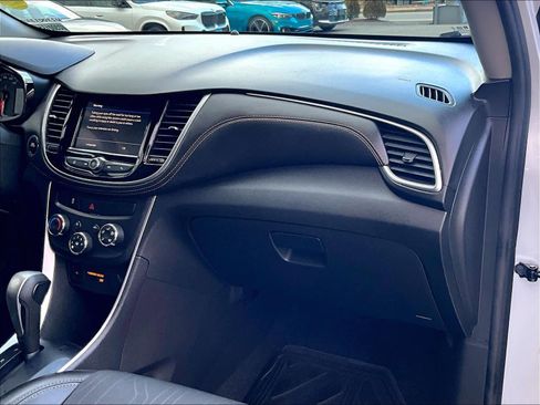 Certified 2022 Chevrolet Trax LT w/ Sport Edition image 13