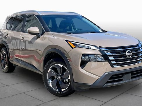 Certified 2024 Nissan Rogue SV w/ SV Premium Package FWD image 3