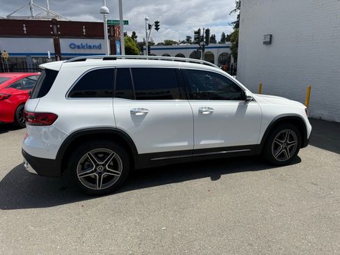 Used 2021 Mercedes-Benz GLB 250 image 4
