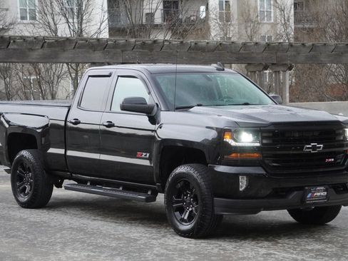 Used 2016 Chevrolet Silverado 1500 LT w/ Midnight Edition AWD/4WD image 3