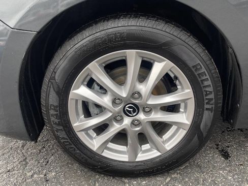 Used 2016 MAZDA MAZDA3 i Sport w/ Preferred Equipment Package image 9