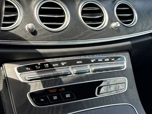 Used 2022 Mercedes-Benz E 450 4MATIC Sedan w/ Driver Assistance Package image 23