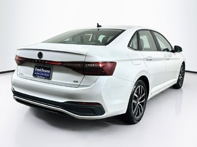 Used 2025 Volkswagen Jetta SE w/ Sunroof Package FWD image 8