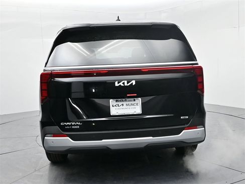 New 2026 Kia Carnival LXS image 7