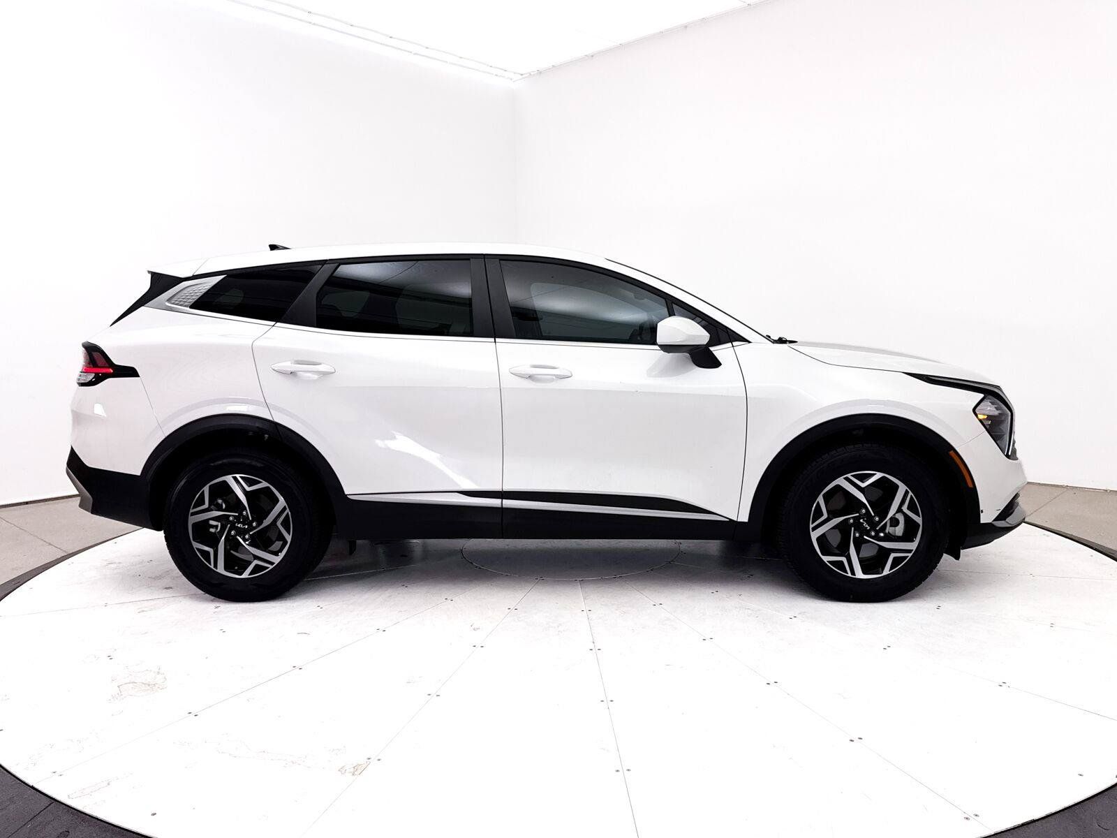 Used 2023 Kia Sportage LX FWD image 39