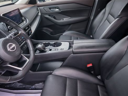 Used 2022 Nissan Rogue SV w/ SV Premium Package image 9