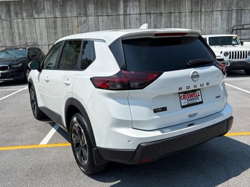 Certified 2025 Nissan Rogue SV AWD/4WD image 5