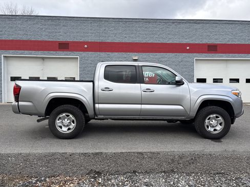 Used 2021 Toyota Tacoma SR image 2