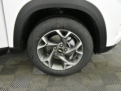 New 2026 Chevrolet Trax LT w/ Driver Confidence Package image 17