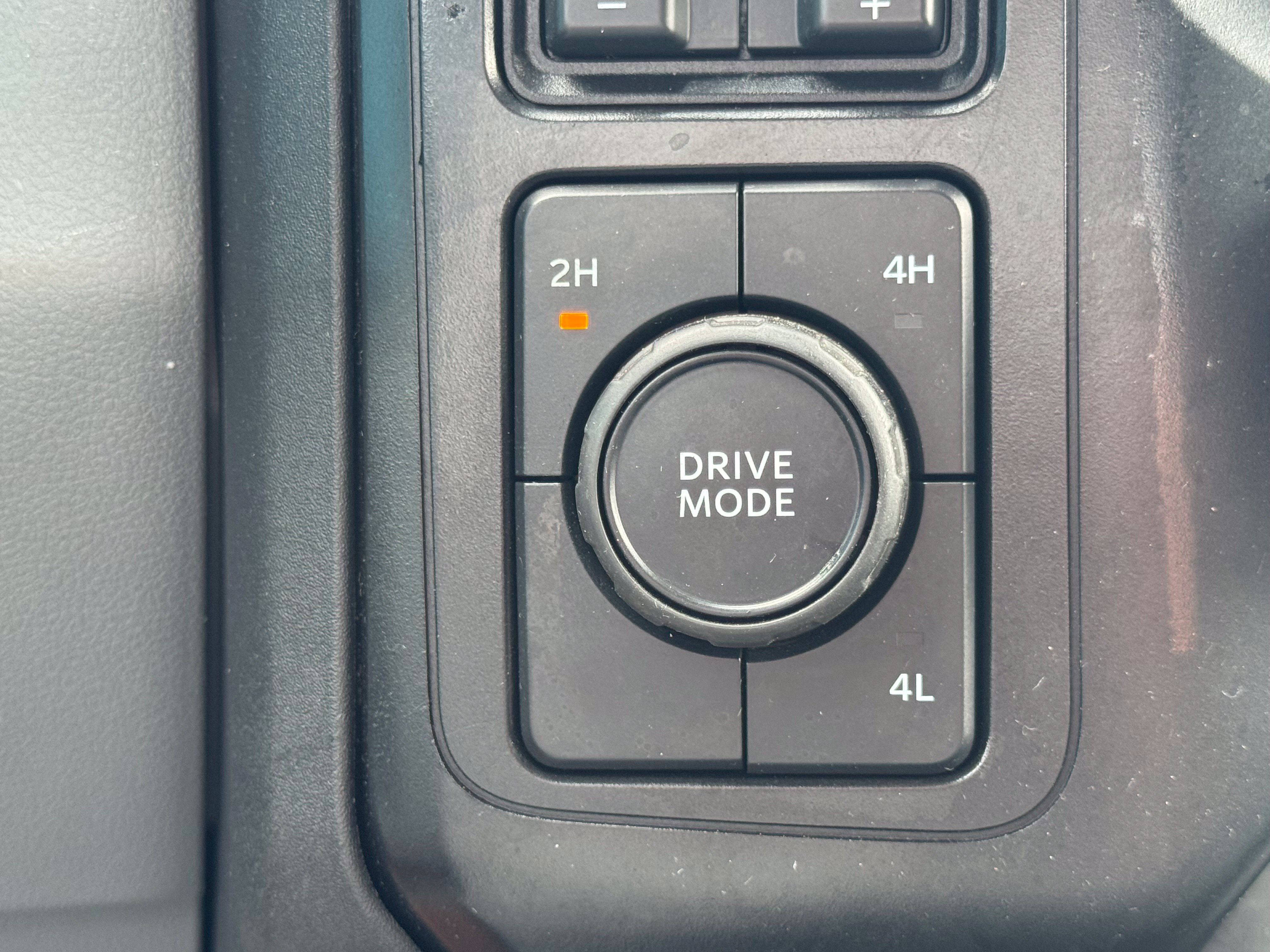 Used 2024 Ford F350 XLT AWD/4WD image 38