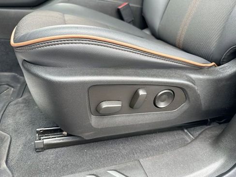 Used 2024 GMC Canyon AT4 image 12