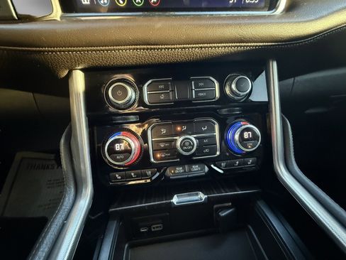 Used 2021 GMC Yukon Denali w/ Denali Ultimate Package image 24