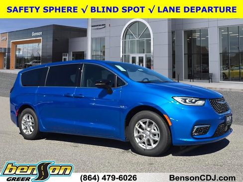 New 2026 Chrysler Pacifica Select image 1