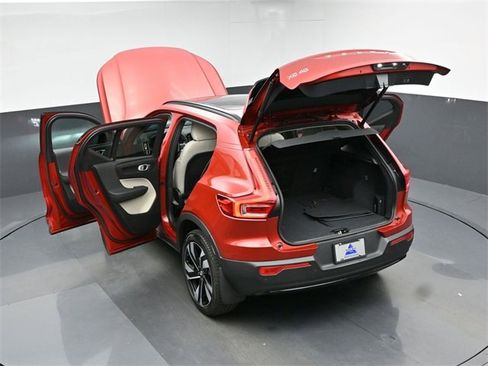 Used 2023 Volvo XC40 B5 Plus w/ Protection Package Premier image 49