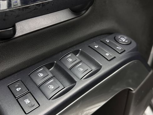 Used 2018 Chevrolet Silverado 1500 LT RWD image 11