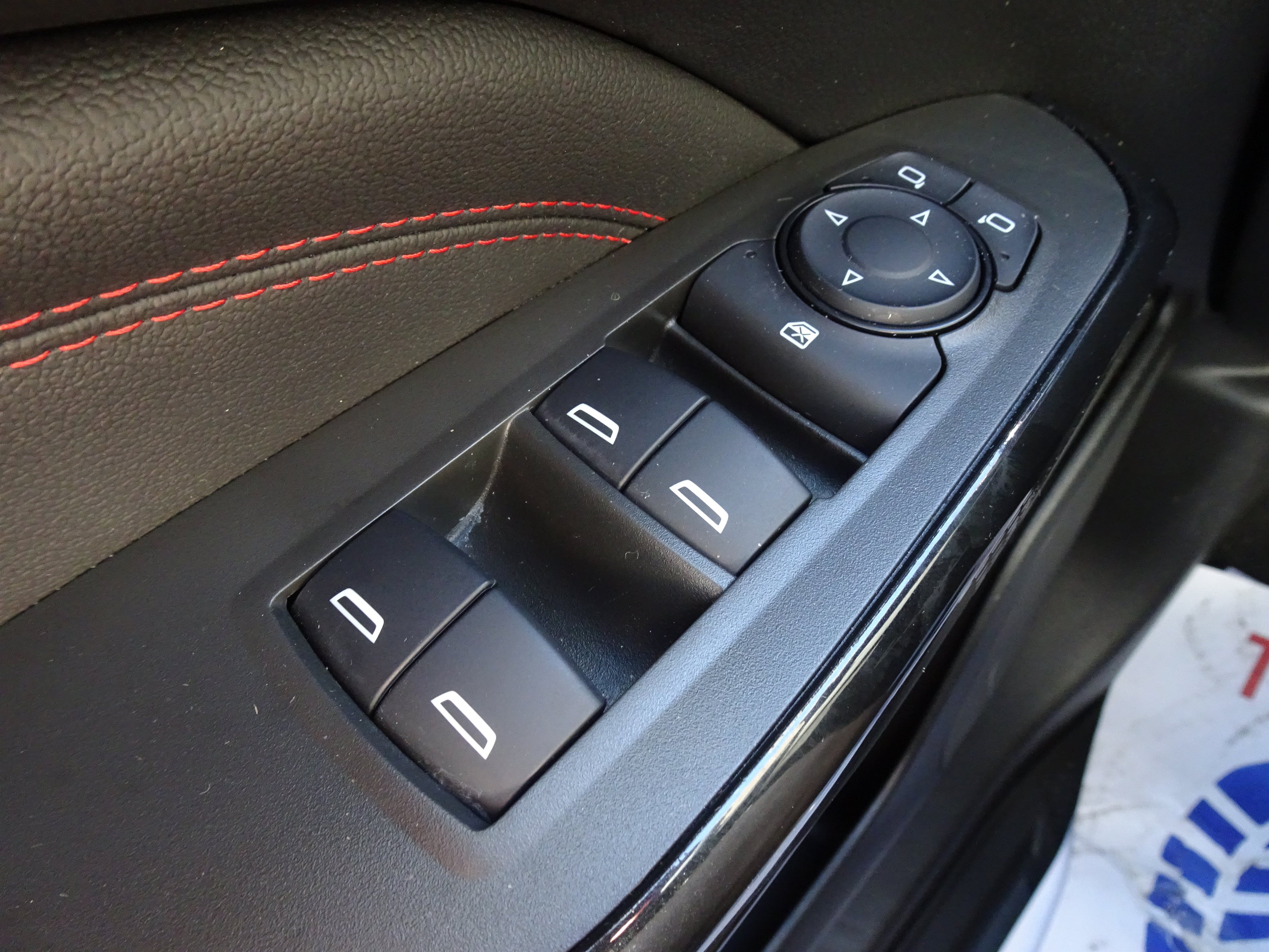 Used 2025 Chevrolet Trax RS w/ Driver Confidence Package FWD image 24