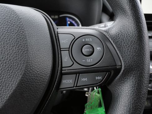 Certified 2025 Toyota RAV4 LE image 29