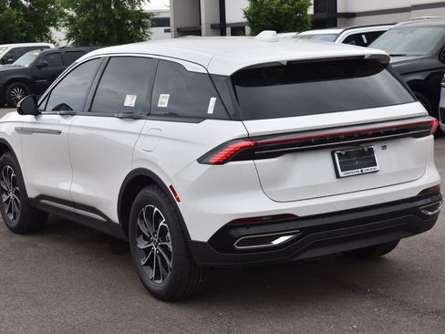 New 2026 Lincoln Nautilus Premier image 16